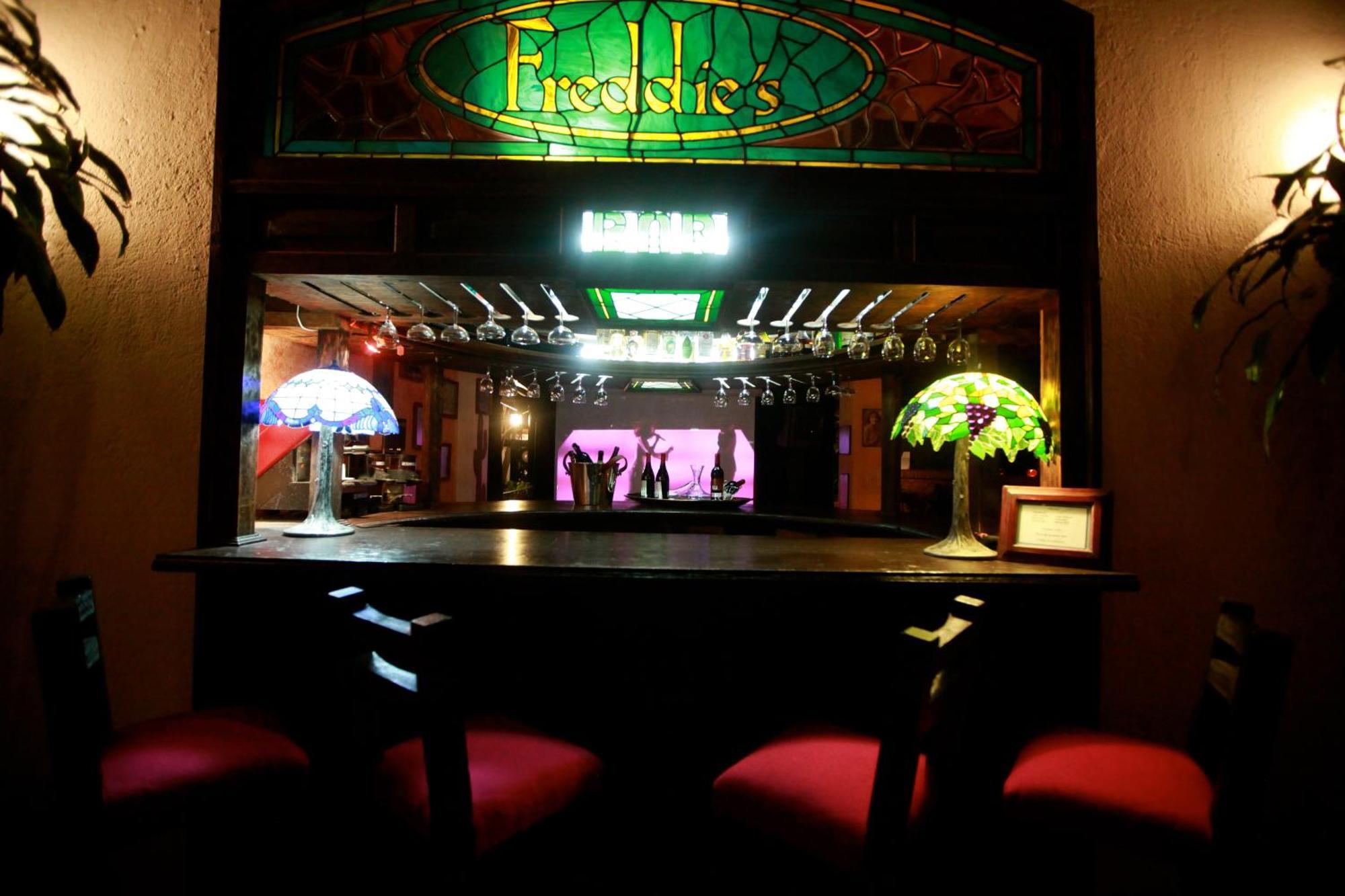 Hotel Montetaxco Extérieur photo The bar at the Fields in 2011