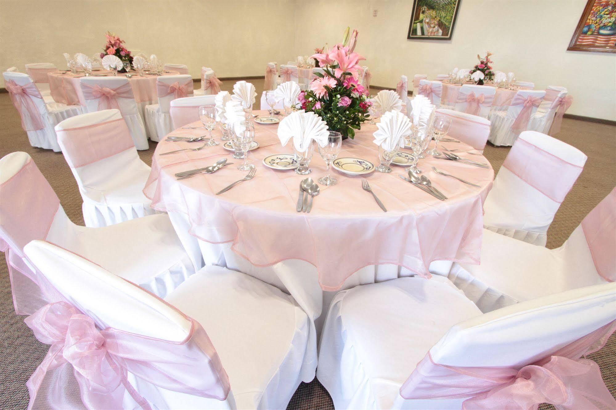 Hotel Montetaxco Extérieur photo A table set for a wedding reception